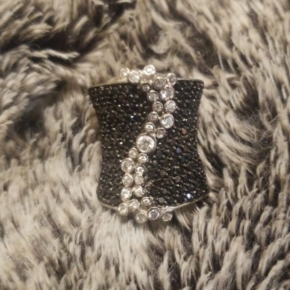 Crystal Black and Silver Ring - Picture 1 of 4